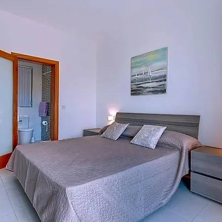 Modern In The Location, Perfect For Families St. Julian's